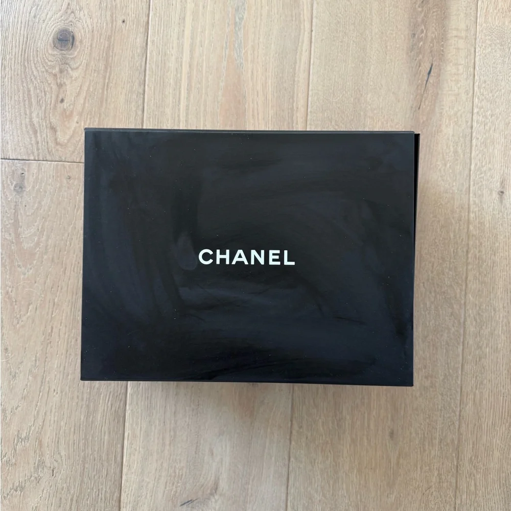 Chanel black Jumbo Classic Caviar Double Flap Quilted Leather Chain Bag - Picture 7 of 14